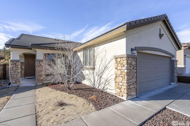 view of front of house with a garage