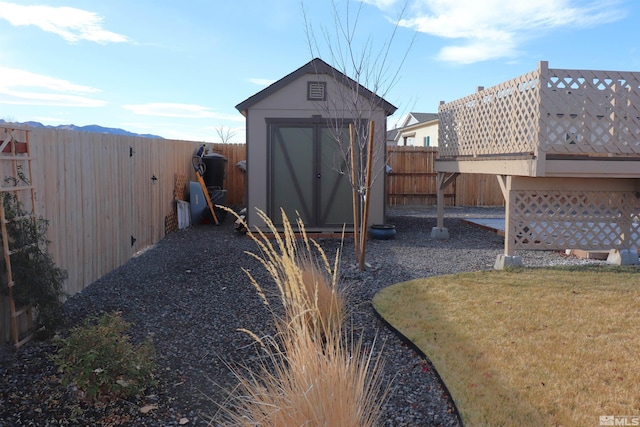 view of outdoor structure featuring a yard