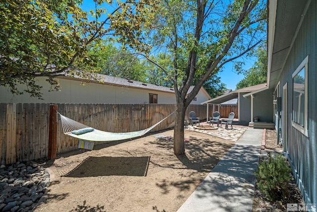 view of yard featuring a patio area