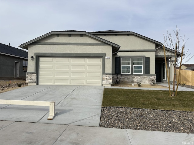 view of front facade featuring a garage