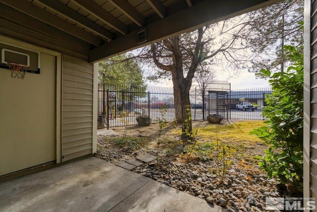 view of yard with a patio