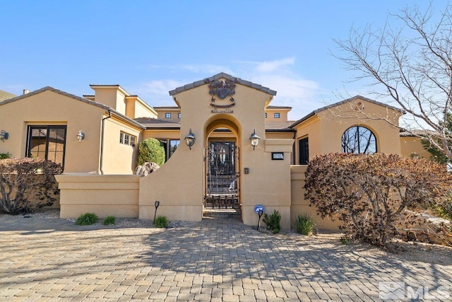 view of mediterranean / spanish-style home