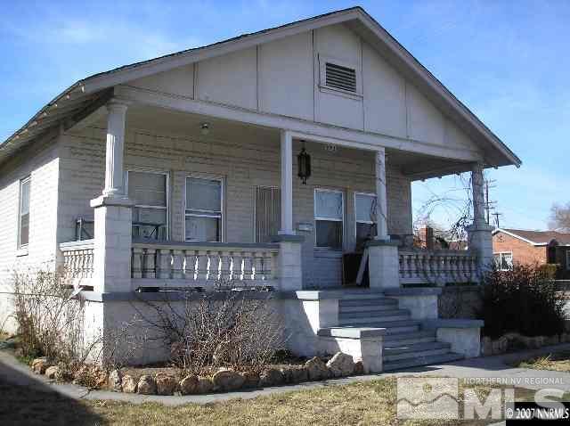 bungalow-style home with covered porch