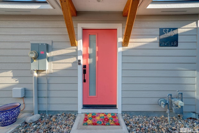 entrance to property featuring elevator