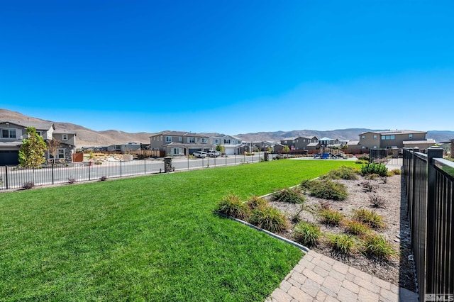 view of yard with a mountain view