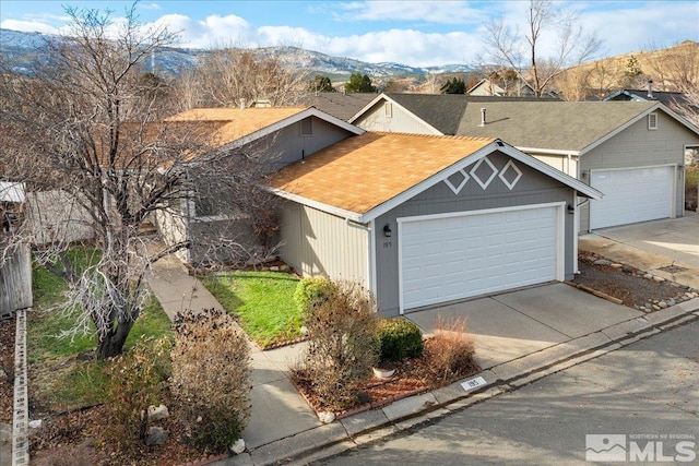 view of front of property featuring a mountain view