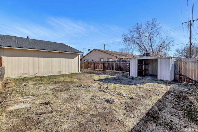 view of yard with a shed