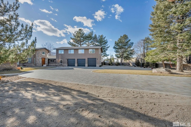 view of front facade with a garage