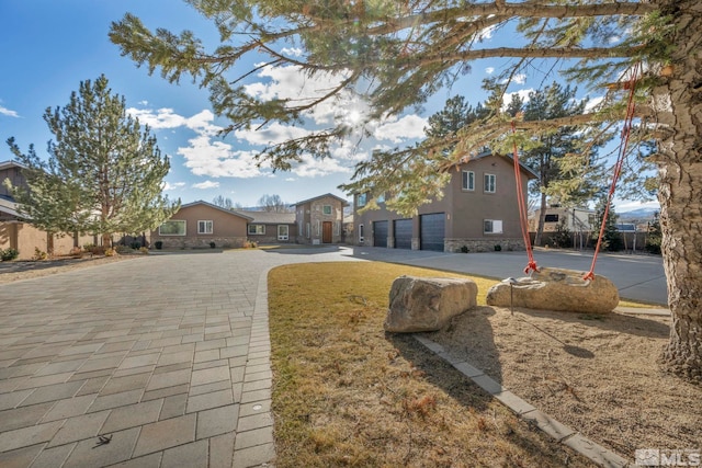 view of front facade featuring a garage