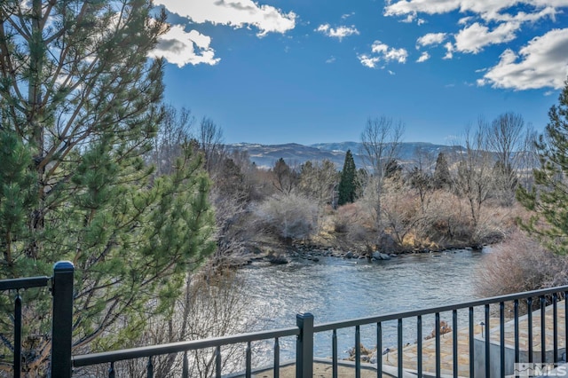 water view featuring a mountain view