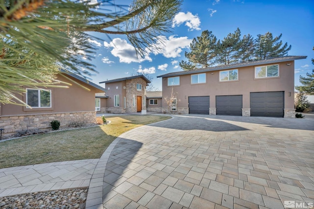 view of front of house featuring a garage