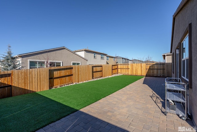 view of yard featuring a patio