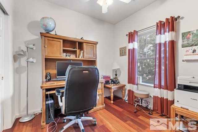 office area featuring light wood-type flooring and ceiling fan