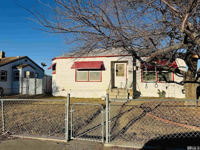 view of front of property