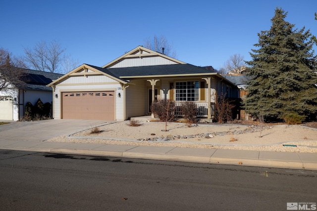 view of front facade featuring a garage