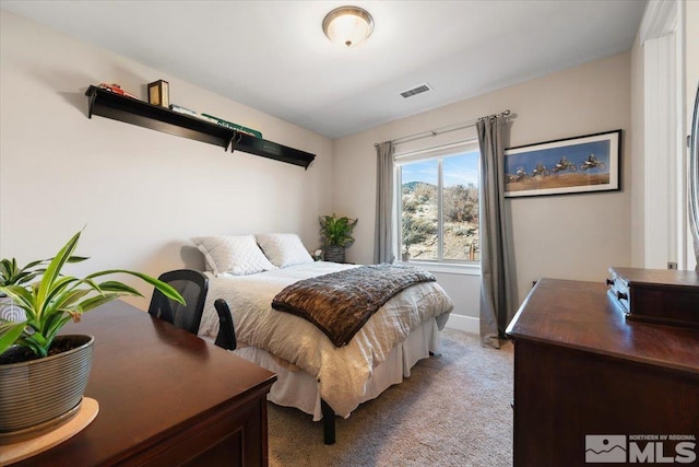 bedroom with carpet flooring