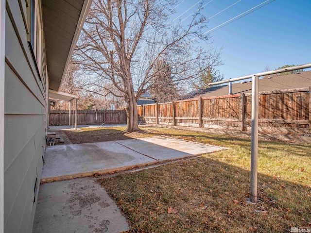 view of yard with a patio area