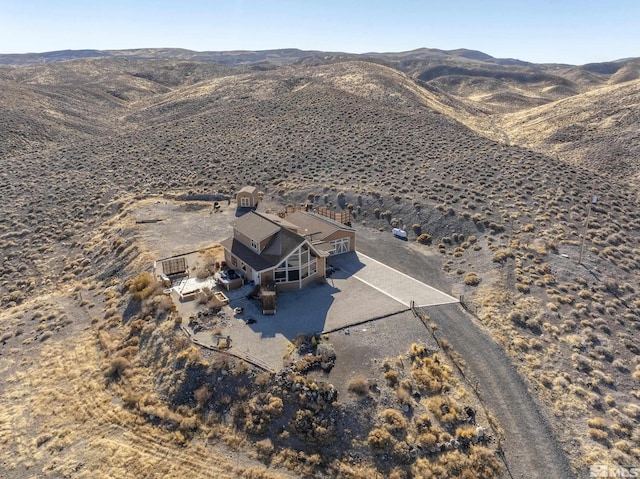 bird's eye view featuring a mountain view