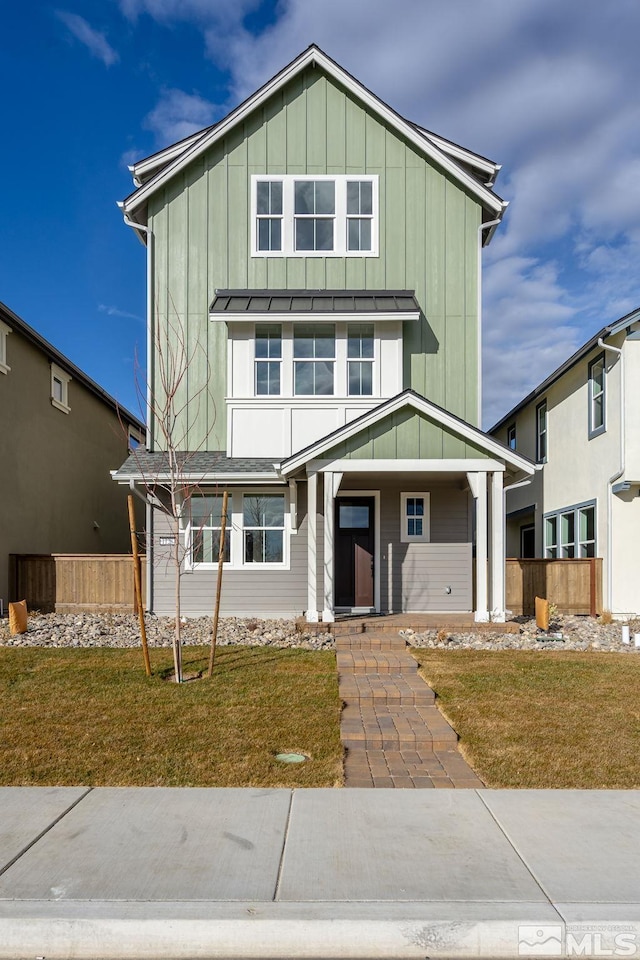 view of front of house featuring a front yard