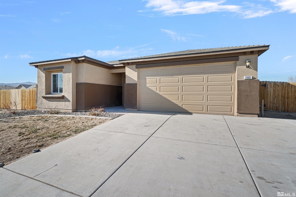 view of front facade featuring a garage