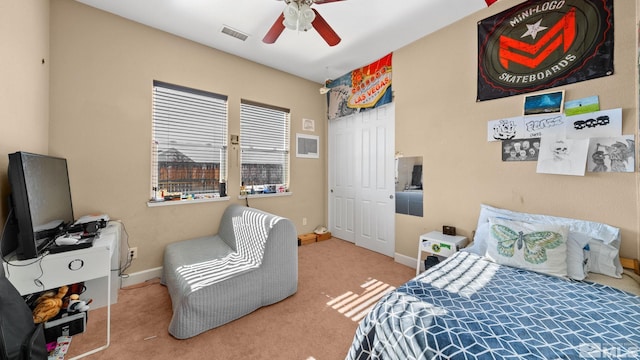 bedroom featuring carpet and ceiling fan