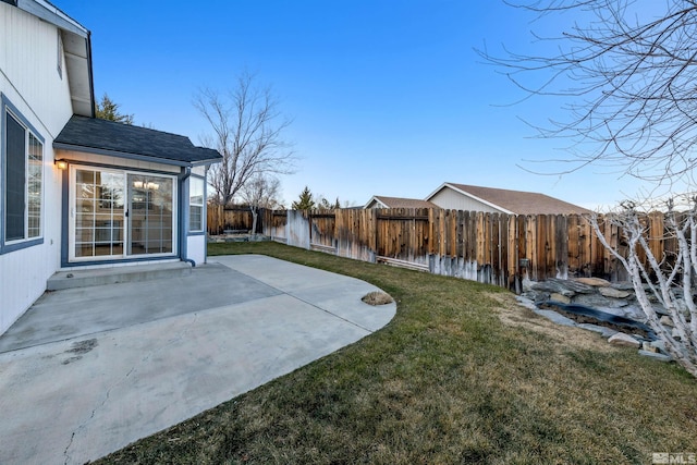 view of yard featuring a patio area