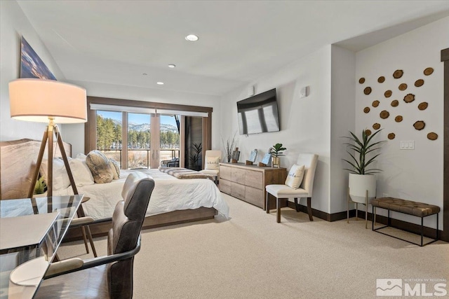 view of carpeted bedroom