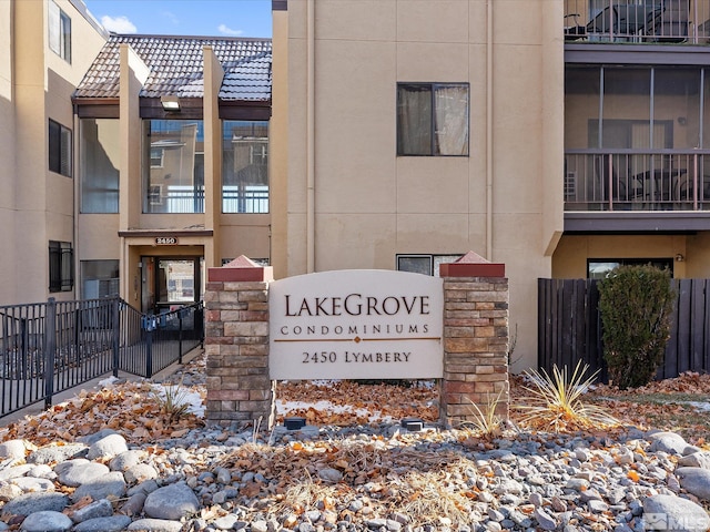 view of community / neighborhood sign