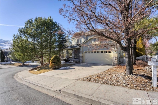 view of front property featuring a garage