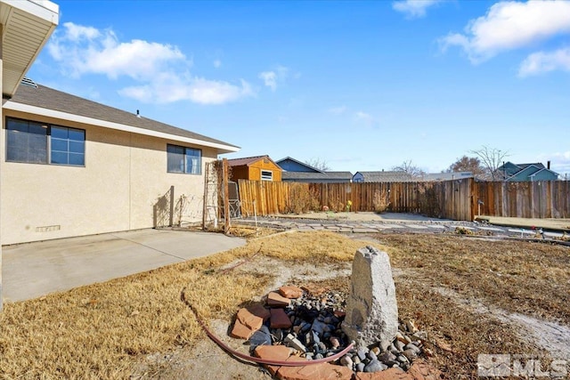 view of yard with a patio
