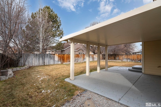 view of yard featuring a patio