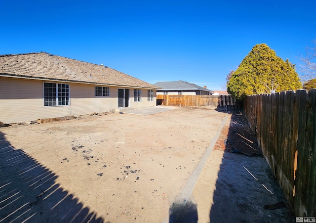 view of yard featuring a patio area