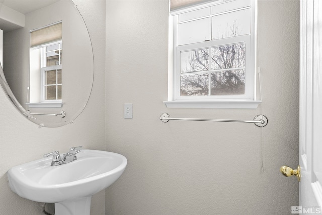 bathroom featuring sink