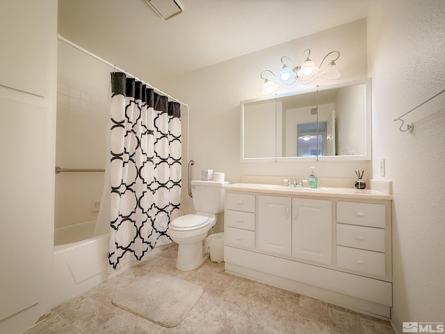 full bathroom featuring shower / tub combo with curtain, vanity, and toilet