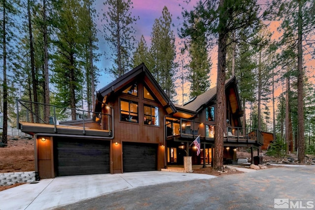 view of front of property featuring a garage