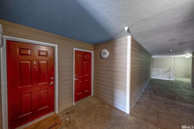 entrance to property featuring a porch