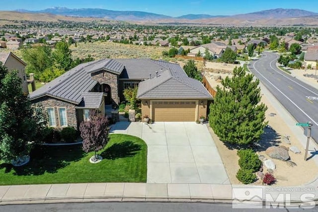 bird's eye view featuring a mountain view