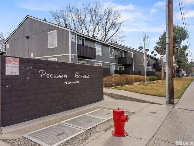 view of community / neighborhood sign