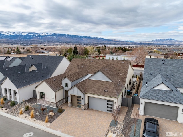 bird's eye view with a mountain view