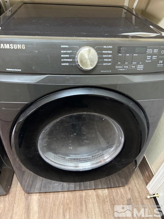 room details with washer / clothes dryer