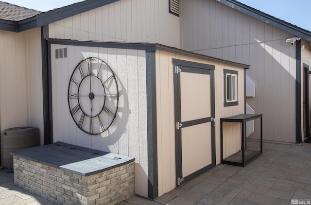 view of outbuilding