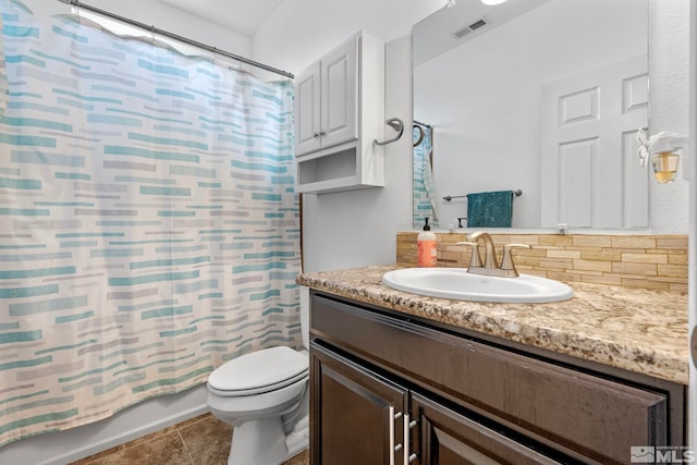 full bath featuring vanity, visible vents, shower / bath combo, toilet, and backsplash