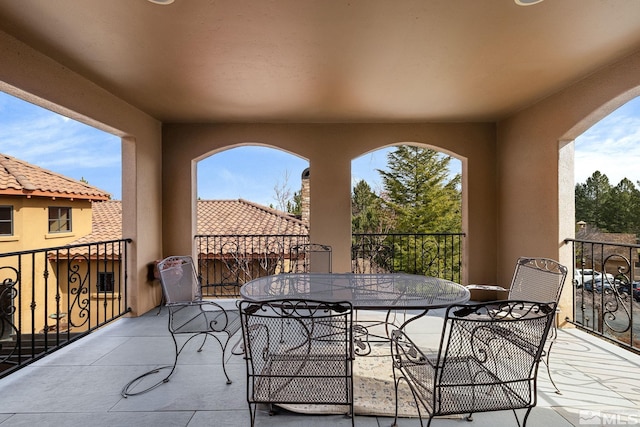 balcony with outdoor dining space