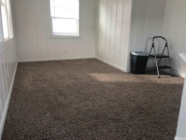 spare room with carpet flooring
