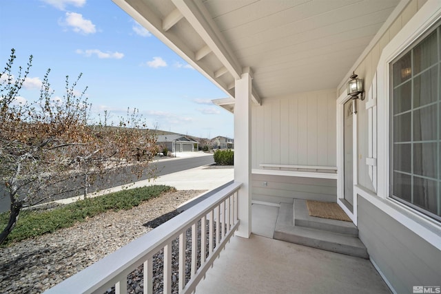 balcony featuring covered porch