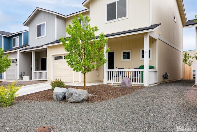 view of front facade with driveway and a garage