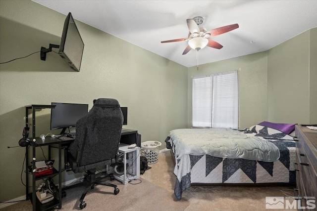 bedroom with carpet flooring and ceiling fan