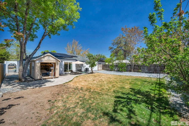 view of yard with a patio