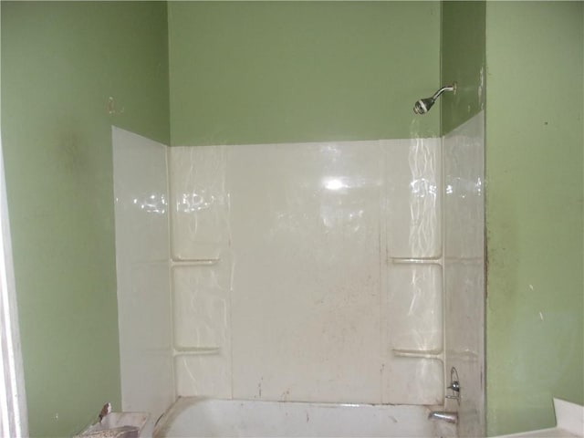 3729 Annunciation St, New Orleans, LA 70115 - bathroom featuring  shower combination