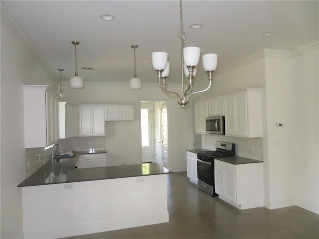 kitchen with sink, hanging light fixtures, stainless steel appliances, an inviting chandelier, and white cabinetry